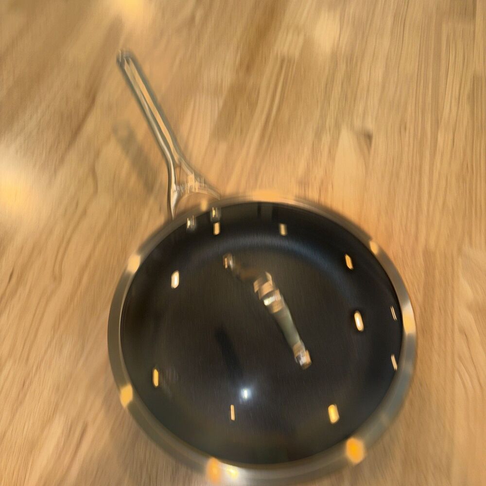 New Calphalon® Hard-Anodized Nonstick 12" Jumbo Frying Pan with Lid Never Used